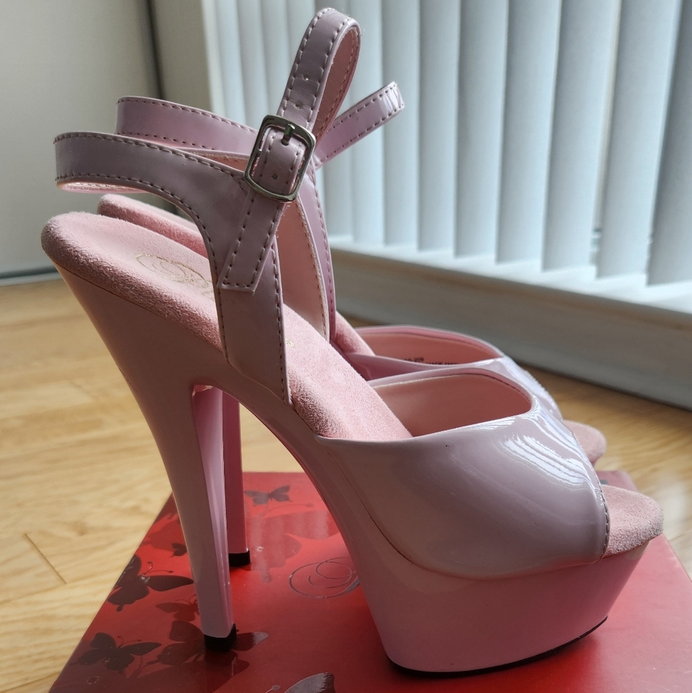 Pleaser Kiss209 Size 8 platform heels